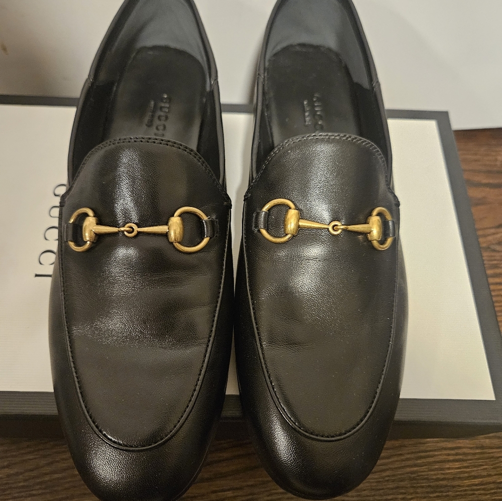 Gucci Black Leather Loafers with Gold Horsebit Detail - Picture 2 of 9